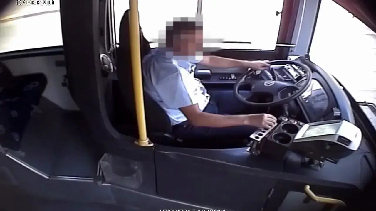 נהג אוטובוס מחברת סופרבוס מרמה נוסעים 25 בספטמבר 2017 נהג אוטובוס מחברת סופרבוס מרמה נוסעים 25 בספטמבר 2017