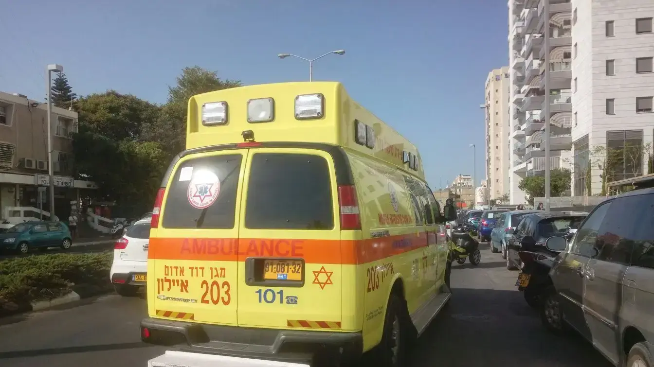 פצוע מירי ברחוב יעקב פיכמן בחולון 25.9.17 פצוע מירי ברחוב יעקב פיכמן בחולון 25.9.17