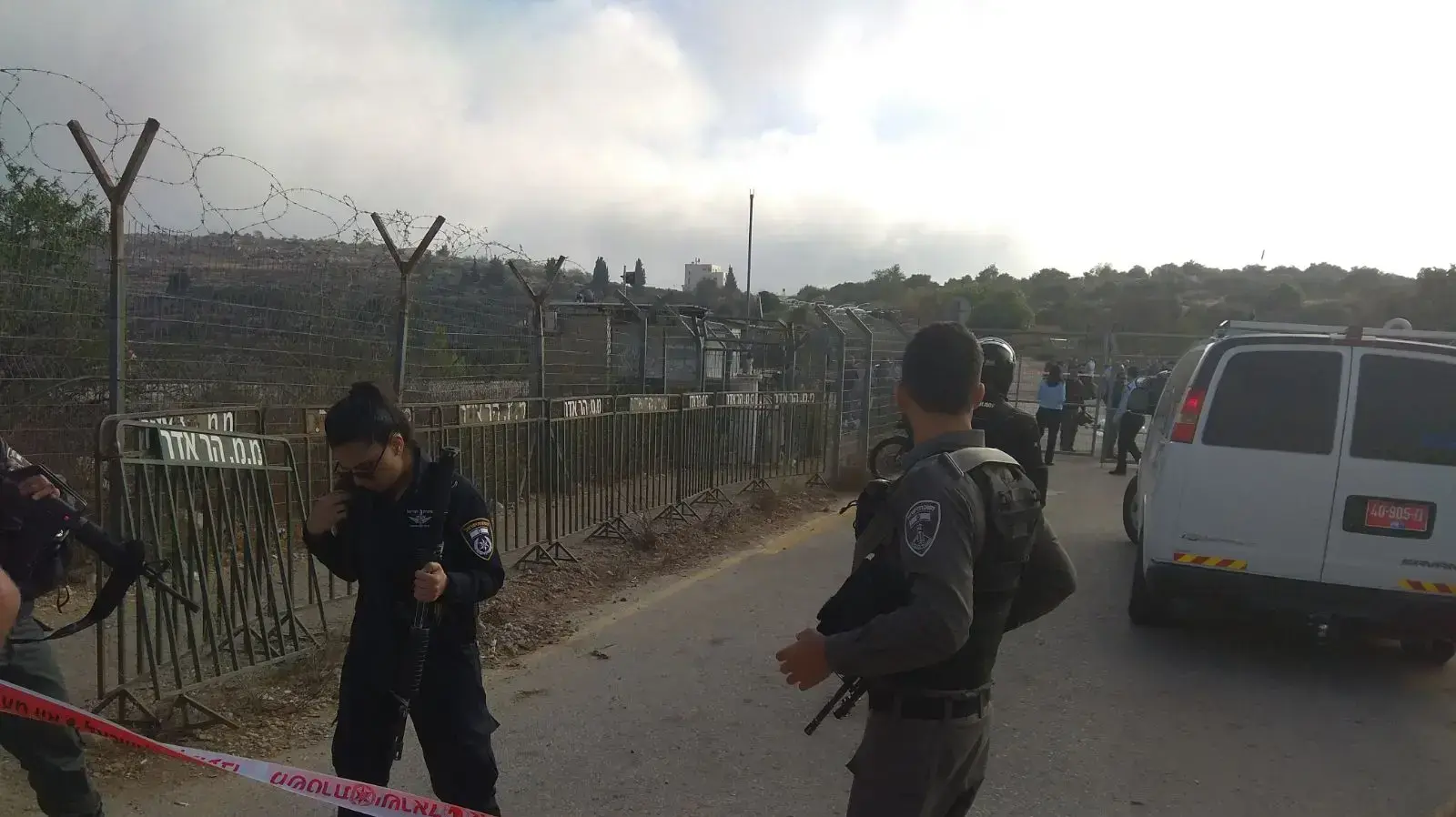 כוחות מג"ב בזירת פיגוע הירי בהר אדר כוחות מג"ב בזירת פיגוע הירי בהר אדר
