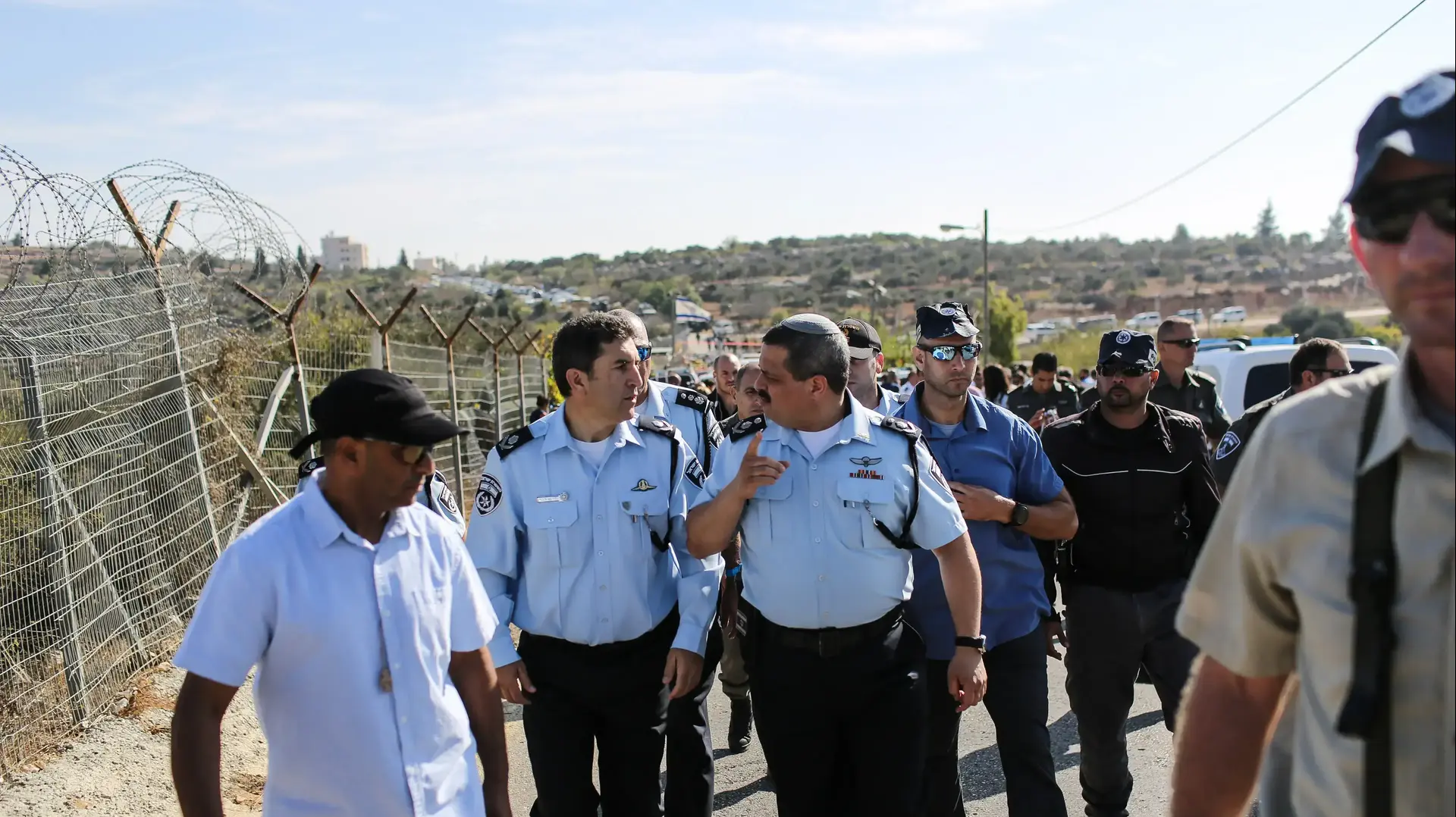 המפכל רוני אלשיך בזירת האירוע פיגוע הירי בהר אדר 26 בספטמבר 2017 המפכל רוני אלשיך בזירת האירוע פיגוע הירי בהר אדר 26 בספטמבר 2017