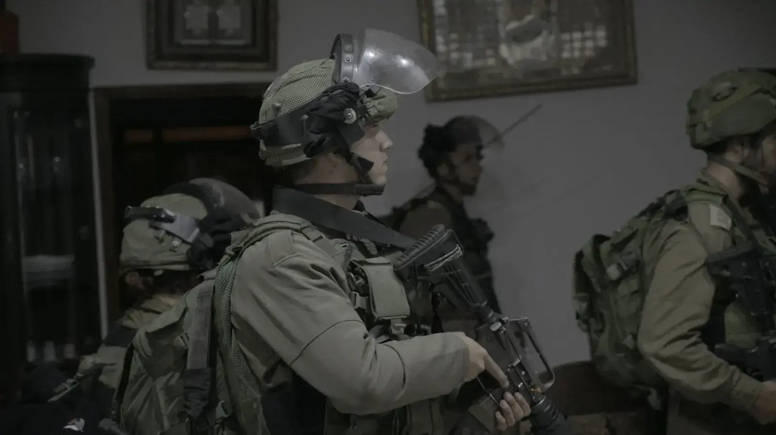 בעקבות הפיגוע בשער הסמוך להר אדר יצאו כוחות של החטיבה המרחבית "בנימין" למבצע נרחב בכפר בידו וסוריכ, הנמצאים במרחב ממנו יצא המחבל. 27 בספטמבר בעקבות הפיגוע בשער הסמוך להר אדר יצאו כוחות של החטיבה המרחבית "בנימין" למבצע נרחב בכפר בידו וסוריכ, הנמצאים במרחב ממנו יצא המחבל. 27 בספטמבר