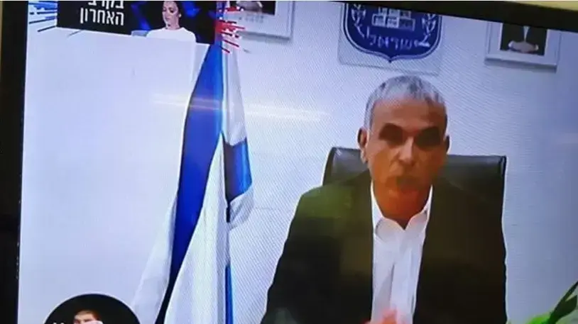 קשת מפרסמת לוגו על הבועה קשת מפרסמת לוגו על הבועה