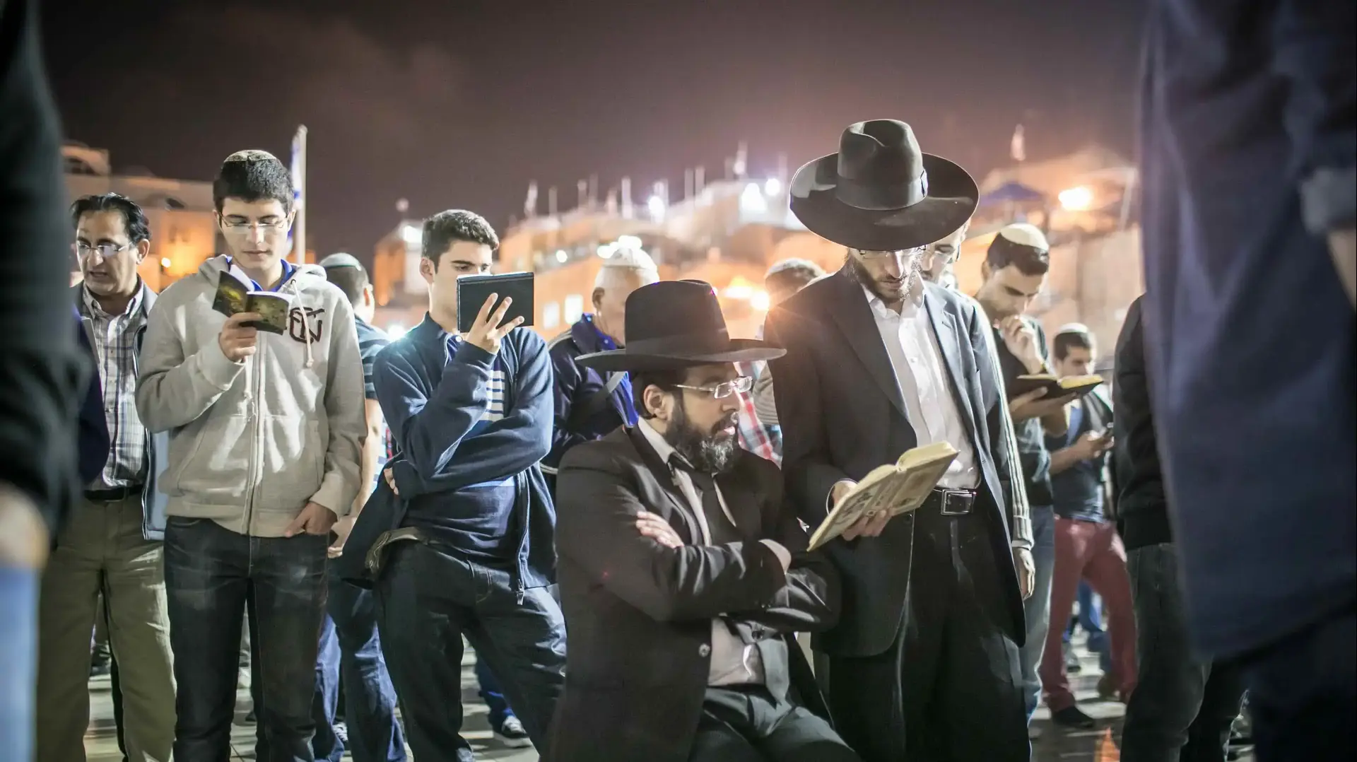 אמירת סליחות בכותל המערבי לקראת יום הכיפורים אמירת סליחות בכותל המערבי לקראת יום הכיפורים