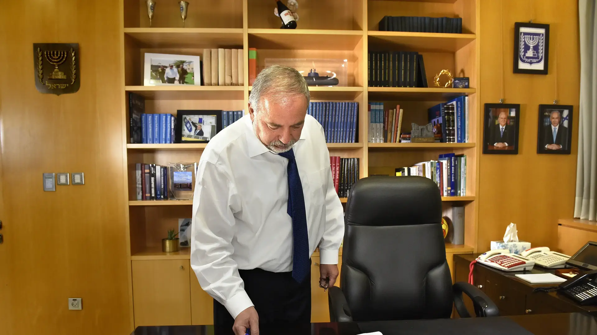 שר הביטחון אביגדור ליברמן בראיון לוואלה! NEWS, הראשון באוקטובר 2017 שר הביטחון אביגדור ליברמן בראיון לוואלה! NEWS, הראשון באוקטובר 2017