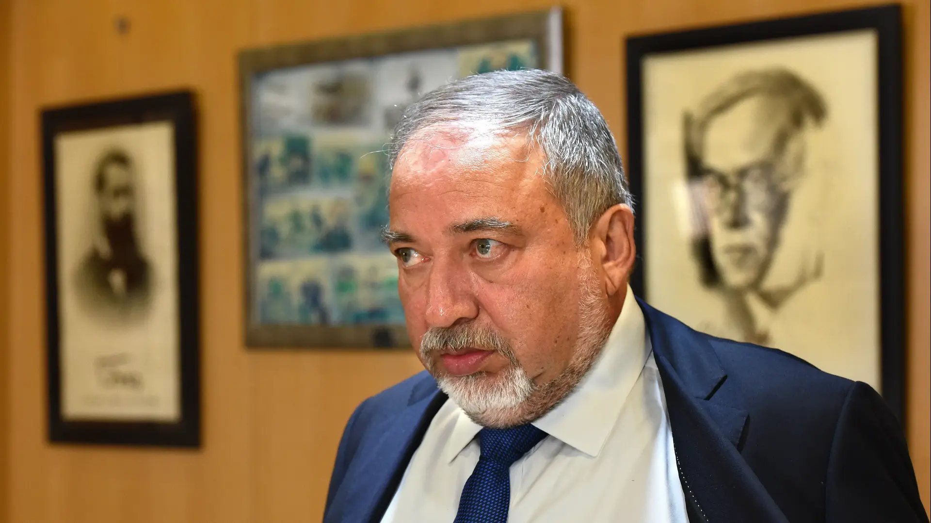 שר הביטחון אביגדור ליברמן בראיון לוואלה! NEWS, הראשון באוקטובר 2017 שר הביטחון אביגדור ליברמן בראיון לוואלה! NEWS, הראשון באוקטובר 2017