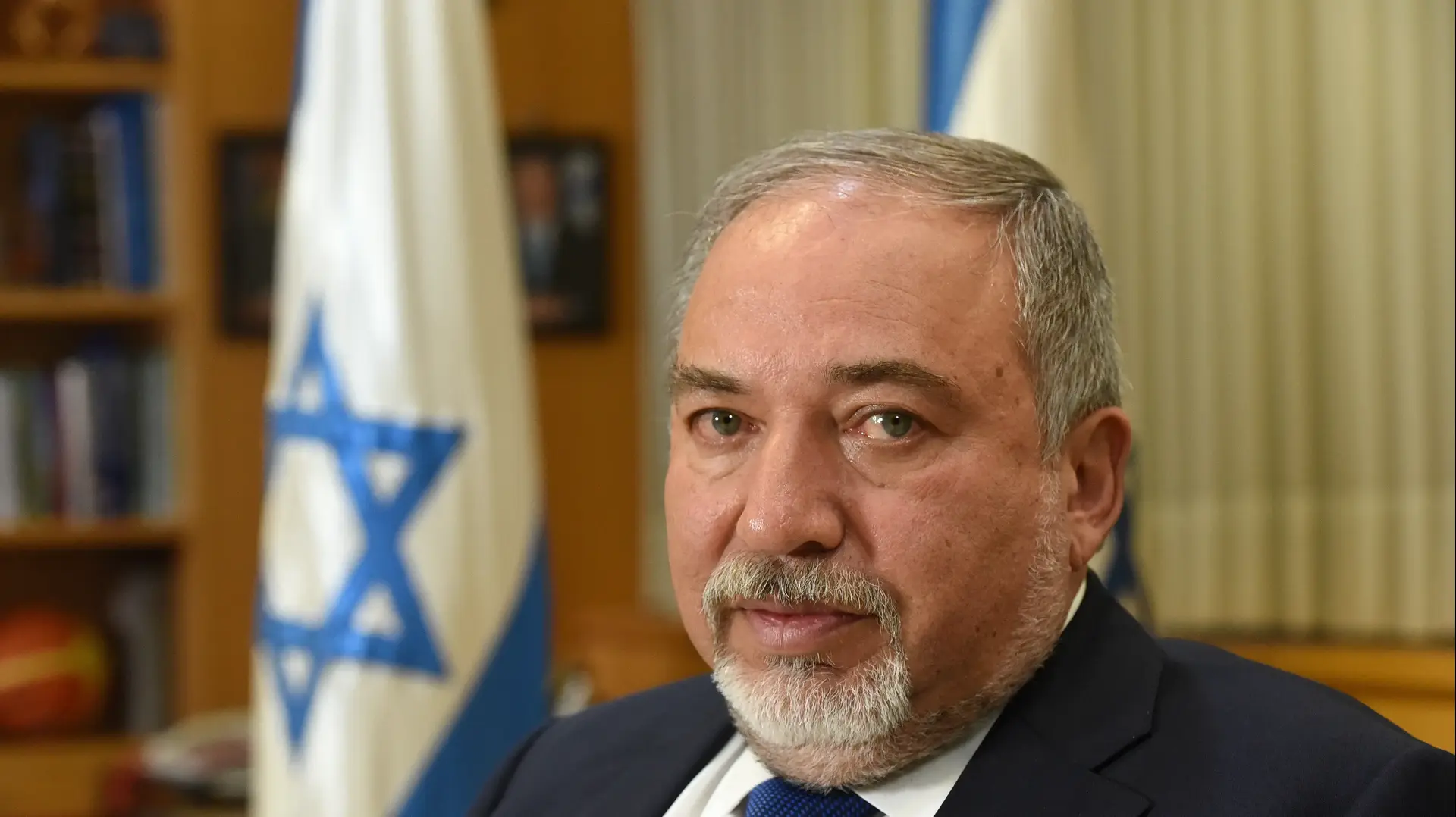 שר הביטחון אביגדור ליברמן בראיון לוואלה! NEWS,  הראשון באוקטובר 2017