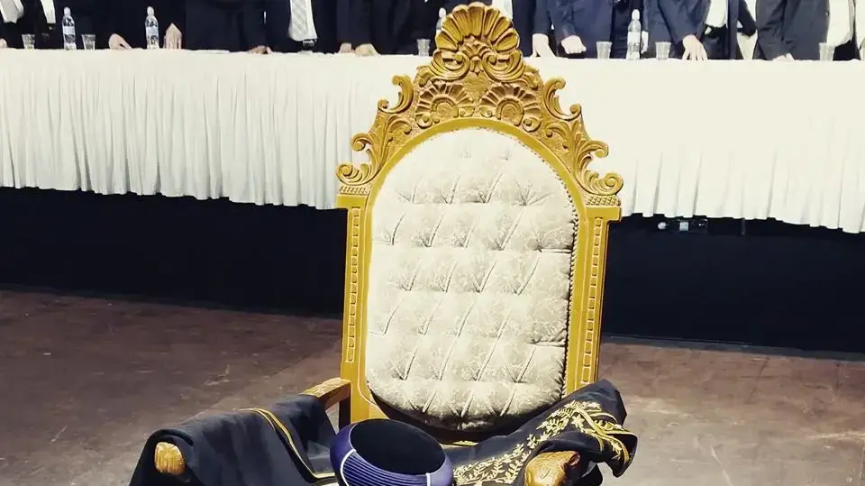 כיסאו של הרב עובדיה יוסף המוצע למכירה פומבית בפעם השניה 7 באוקטובר 2017 כיסאו של הרב עובדיה יוסף המוצע למכירה פומבית בפעם השניה 7 באוקטובר 2017