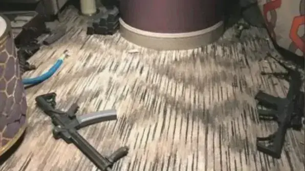 רובים ששימשו את הרוצח בלאס וגאס ונמצאו בחדרו, אוקטובר 2017 רובים ששימשו את הרוצח בלאס וגאס ונמצאו בחדרו, אוקטובר 2017