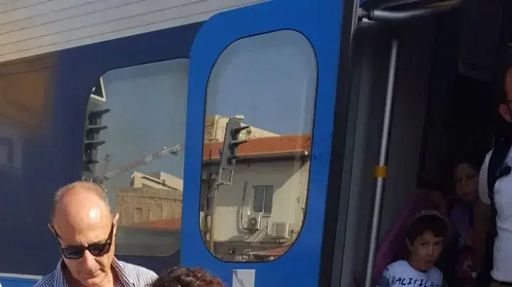 אחרי 40 שנה: רכבת ישראל עצרה שוב בתחנת "חיפה מזרח" המיתולוגית 9 באוקטובר אחרי 40 שנה: רכבת ישראל עצרה שוב בתחנת "חיפה מזרח" המיתולוגית 9 באוקטובר
