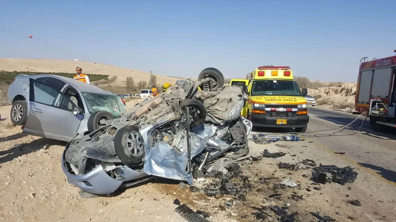 תאונה בין שני כלי רכב בצומת דימונה. 12 באוקטובר 2017 תאונה בין שני כלי רכב בצומת דימונה. 12 באוקטובר 2017