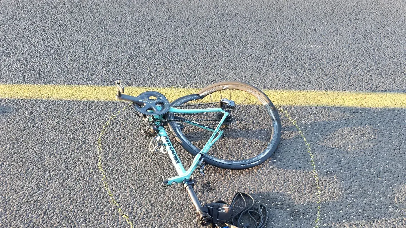 רוכב אופניים נהרג מפגיעת רכב במחלף קסם בכביש 5, 17 באוקטובר 2017 רוכב אופניים נהרג מפגיעת רכב במחלף קסם בכביש 5, 17 באוקטובר 2017