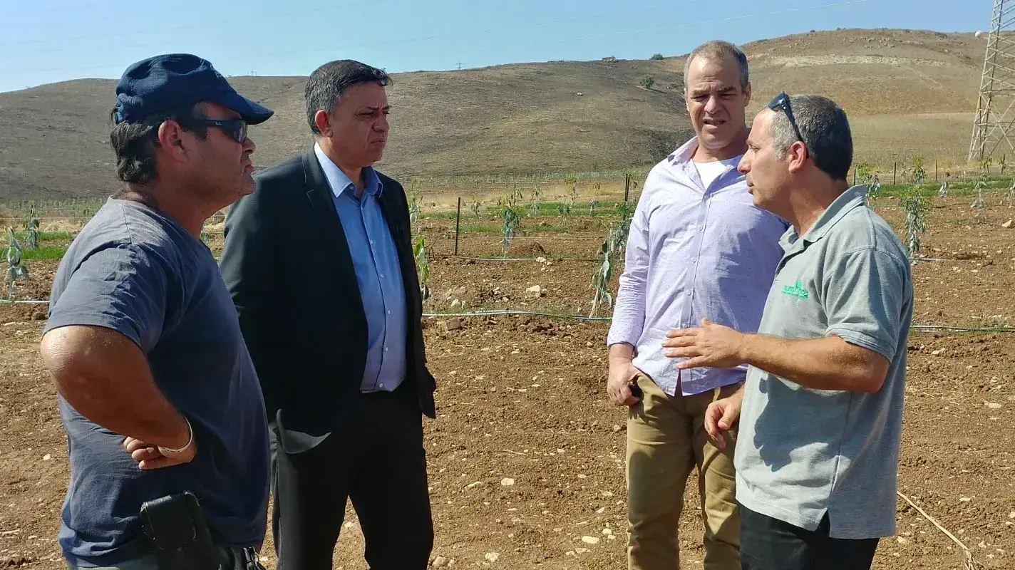 אבי גבאי נואם במושב מנחמיה, בעמק הירדן 17 באוקטובר 2017 אבי גבאי נואם במושב מנחמיה, בעמק הירדן 17 באוקטובר 2017
