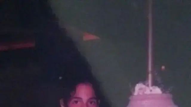 ריאיון תחנות בחייה עם מגי אזרזר ריאיון תחנות בחייה עם מגי אזרזר