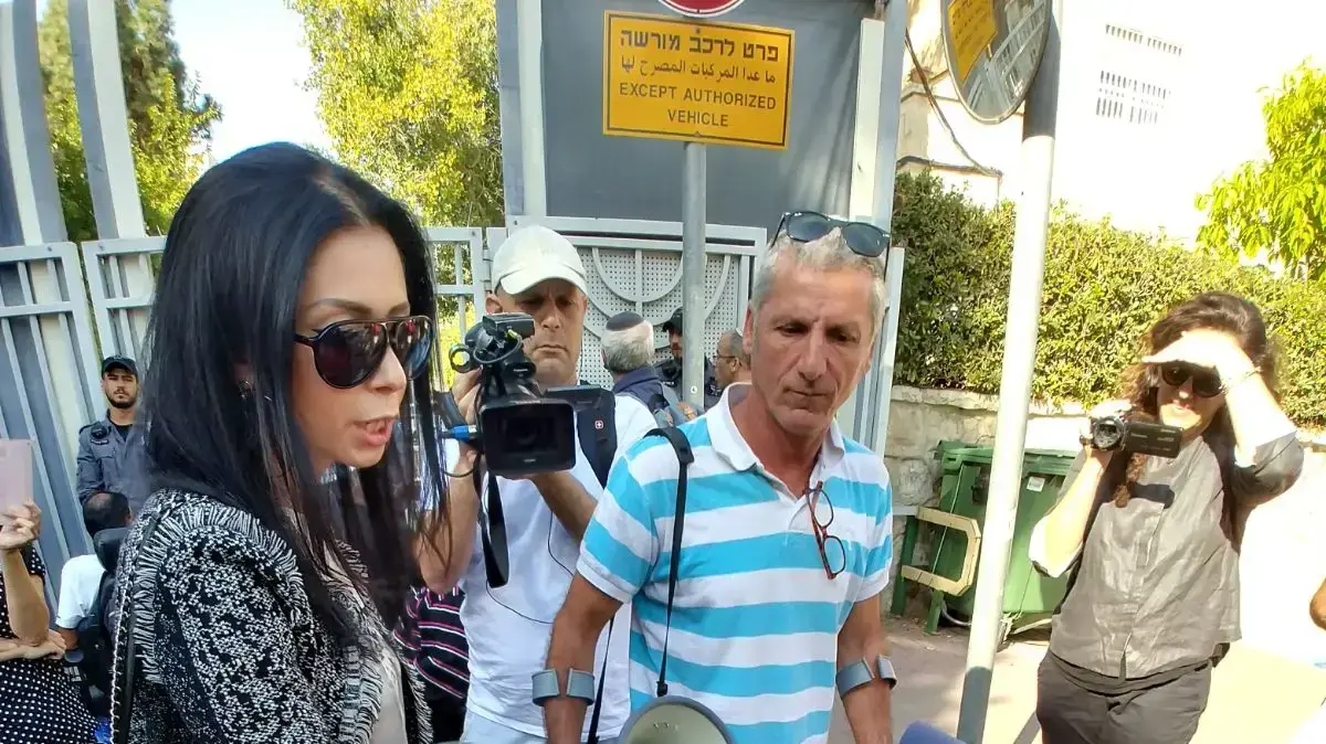 ניקול ראידמן בהפגנת הנכים מול בית ראש הממשלה 17 באוקטובר 2017 ניקול ראידמן בהפגנת הנכים מול בית ראש הממשלה 17 באוקטובר 2017
