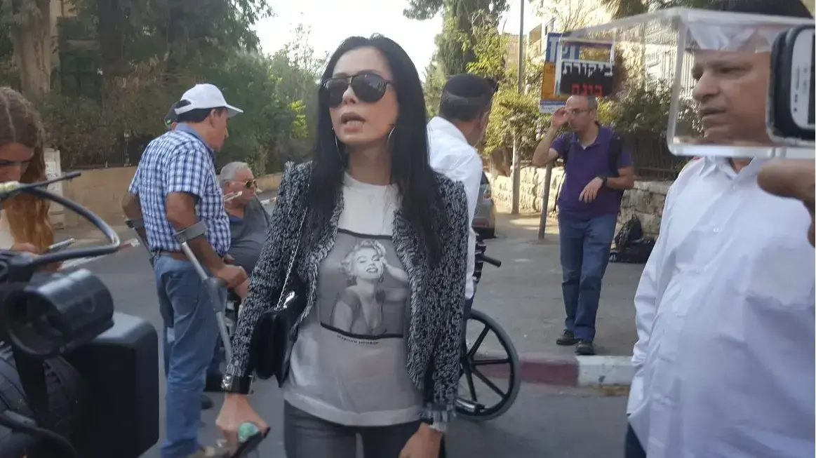 ניקול ראידמן בהפגנת הנכים מול בית ראש הממשלה 17 באוקטובר 2017