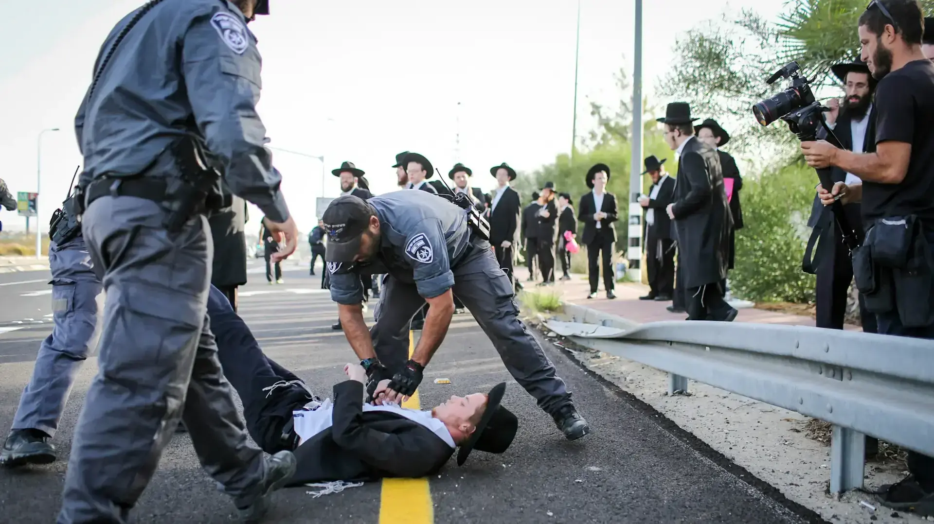 הפגנה חרדים בגין מעצר עריקים בצומת שילת 19 באוקטובר 2017 הפגנה חרדים בגין מעצר עריקים בצומת שילת 19 באוקטובר 2017