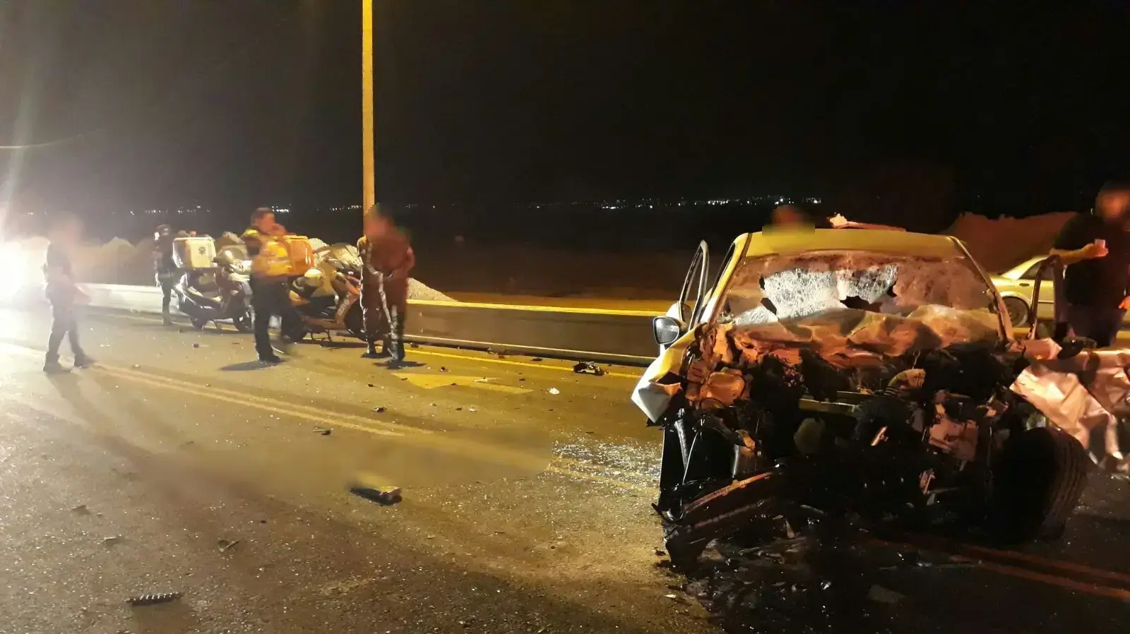 זירת תאונת הדרכים ליד צומת קסטינה, הרוג ושישה פצועים בתאונת דרכים באזור קריית מלאכי זירת תאונת הדרכים ליד צומת קסטינה, הרוג ושישה פצועים בתאונת דרכים באזור קריית מלאכי