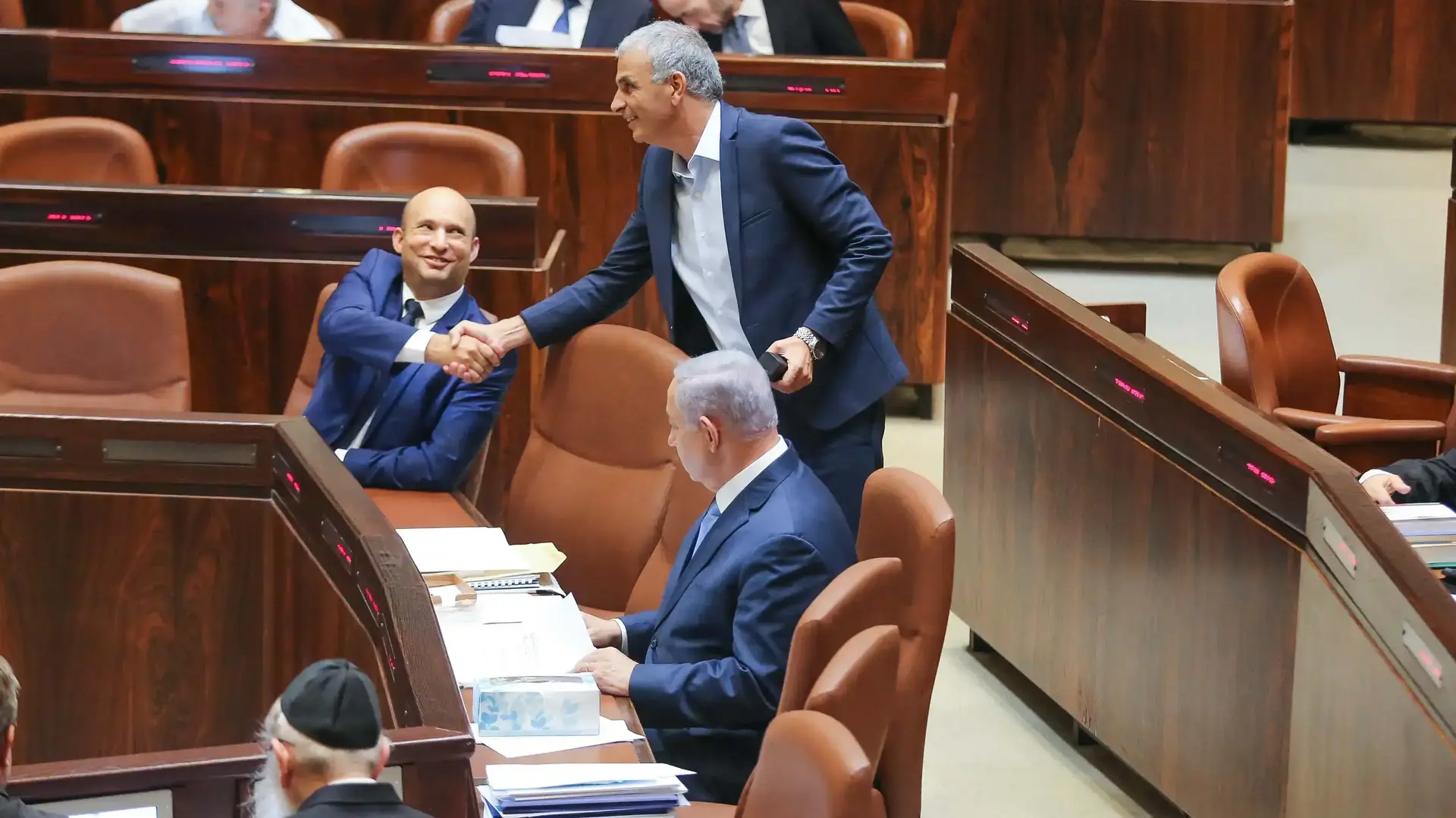 ביבי, כחלון ובנט בפתיחת מושב הכנסת מליאה 23 באוקטובר 2017 ביבי, כחלון ובנט בפתיחת מושב הכנסת מליאה 23 באוקטובר 2017