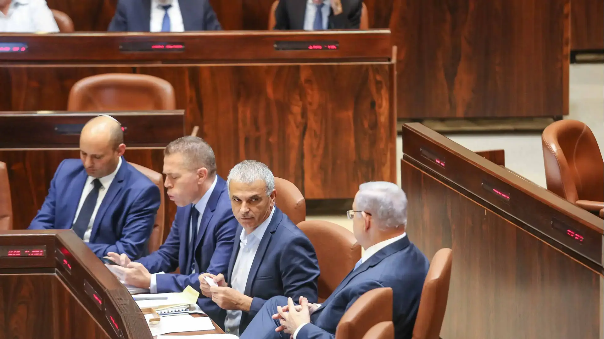 ביבי, כחלון, בנט וארדן בפתיחת מושב הכנסת מליאה 23 באוקטובר 2017 ביבי, כחלון, בנט וארדן בפתיחת מושב הכנסת מליאה 23 באוקטובר 2017