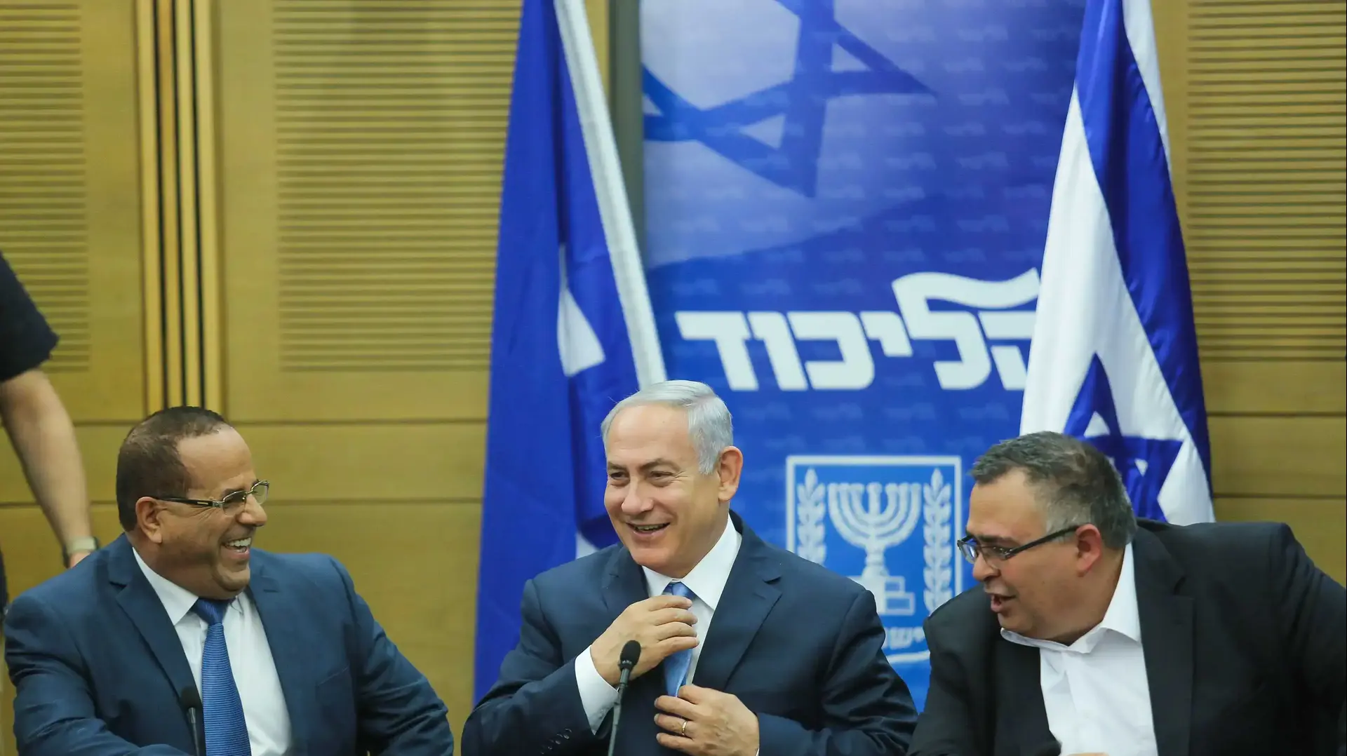 איוב קרא, בנימין נתניהו ודוד ביטן בפתיחת מושב הכנסת מליאה 23 באוקטובר 2017 איוב קרא, בנימין נתניהו ודוד ביטן בפתיחת מושב הכנסת מליאה 23 באוקטובר 2017