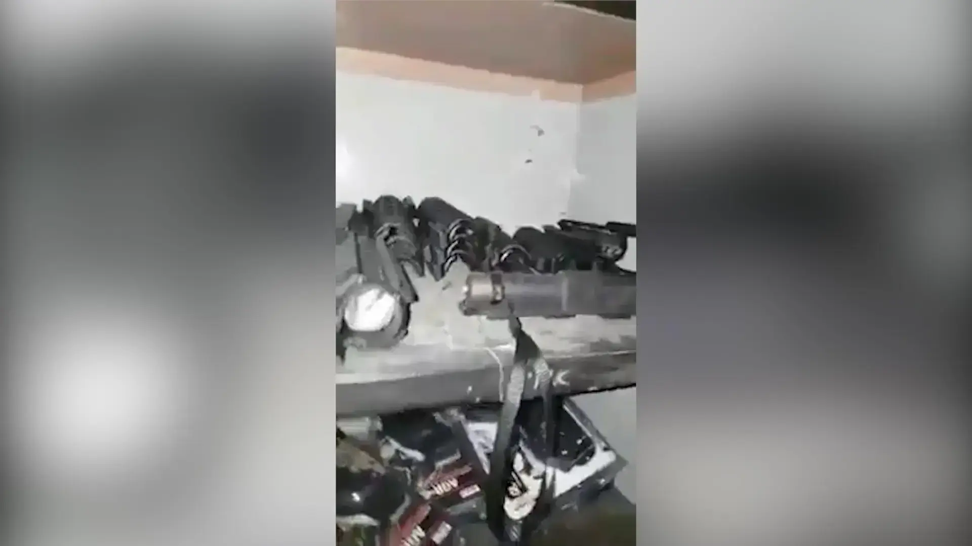  תיעוד ממחסן הנשק שנמצא בביתו של תא"ל מרדכי כהנא