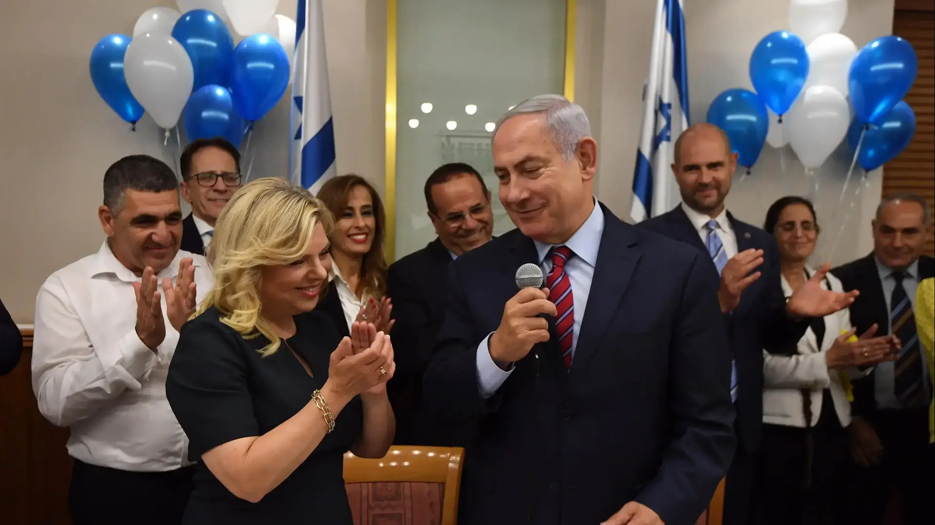 ראש הממשלה בנימין נתניהו חוגג יום הולדת בלשכתו 25 באוקטובר 2017 ראש הממשלה בנימין נתניהו חוגג יום הולדת בלשכתו 25 באוקטובר 2017
