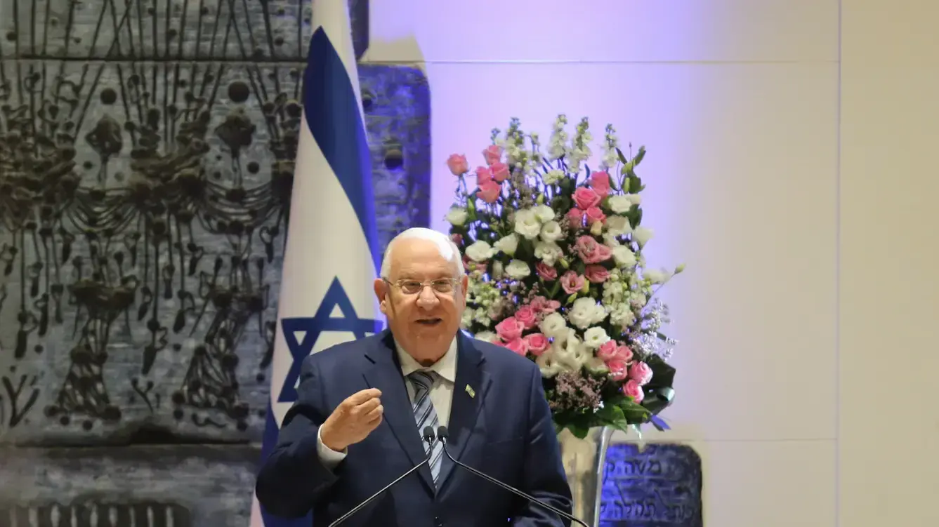 נשיא המדינה משביע את נשיאת בית המשפט העליון הנכנסת אסתר חיות בטקס חגיגי בבית הנשיא 26 באוקטובר 2017 נשיא המדינה משביע את נשיאת בית המשפט העליון הנכנסת אסתר חיות בטקס חגיגי בבית הנשיא 26 באוקטובר 2017
