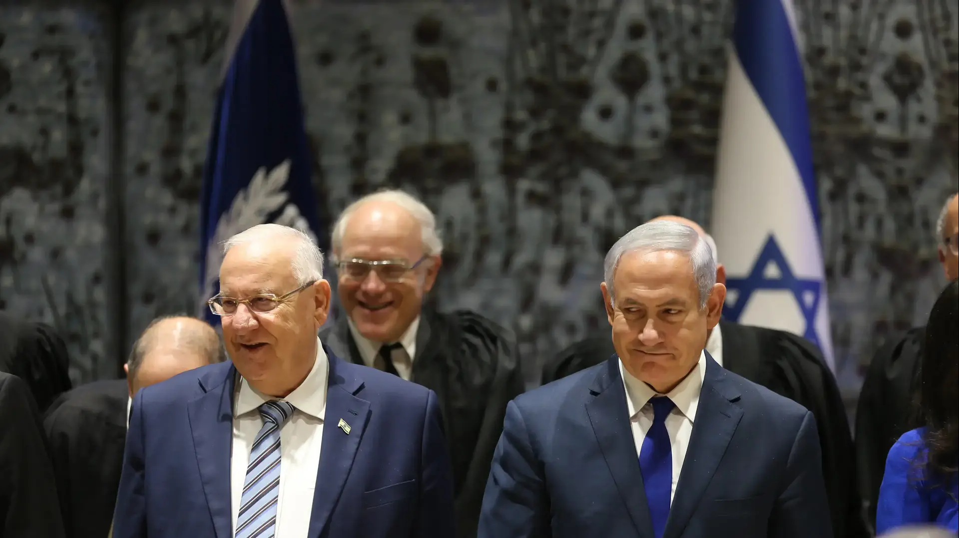 ראש הממשלה בנימין נתניהו והנשיא ריבלין במהלך הטקס לנשיאת בית המשפט העליון הנכנסת אסתר חיות ראש הממשלה בנימין נתניהו והנשיא ריבלין במהלך הטקס לנשיאת בית המשפט העליון הנכנסת אסתר חיות