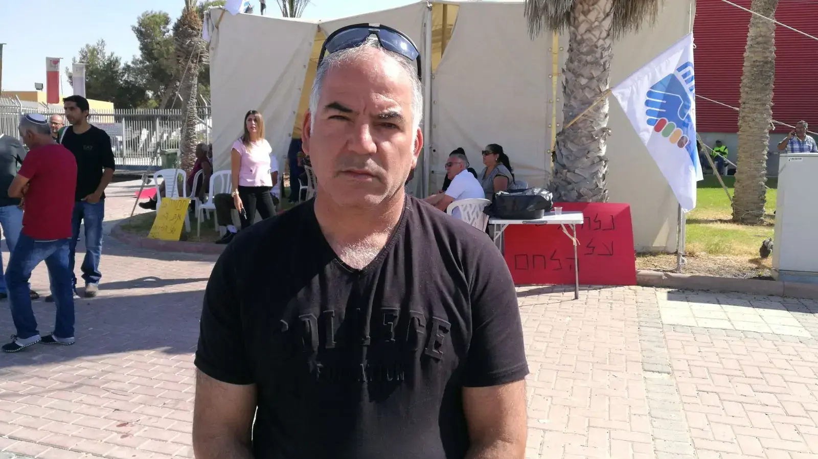 אהרון קריאף, עובד במפעל נגב קרמיקה 25 באוקטובר 2017 אהרון קריאף, עובד במפעל נגב קרמיקה 25 באוקטובר 2017