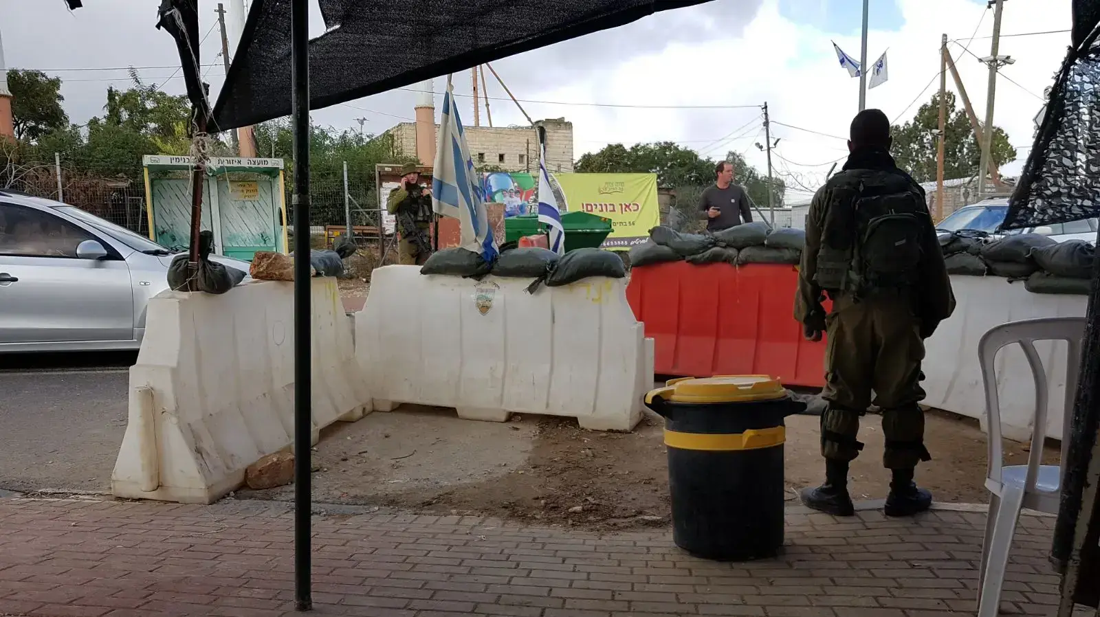 זירת הפיגוע סמוך לכיכר נוה אח"י (ע"ש אלעד, חיה, יוסי וסלומון הי"ד) בכביש 465 חוצה בנימין 31 באוקטובר 2017