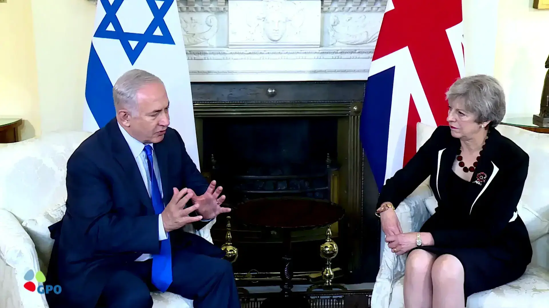 "מחוייב לשלום"
נתניהו אמר לר"מ בריטניה כי "מאה שנה אחרי הצהרת 
בלפור, הפלסטינים להשלים עם רעיון המדינה היהודית"