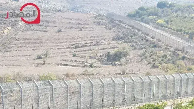 דרוזים מהכפר חד'ר מנסים לחצות את הגבול לישראל לאחר המתקפה דרוזים מהכפר חד'ר מנסים לחצות את הגבול לישראל לאחר המתקפה