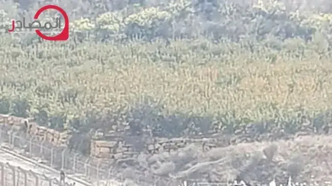דרוזים מהכפר חד'ר מנסים לחצות את הגבול לישראל לאחר המתקפה דרוזים מהכפר חד'ר מנסים לחצות את הגבול לישראל לאחר המתקפה