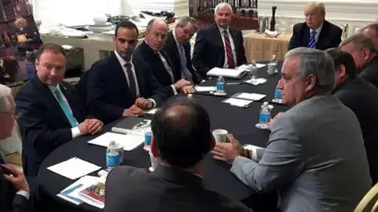 תיעוד פגישתו של נשיא ארצות הברית דונלד טראמפ עם ג'ורג' פפדופולוס, 2016