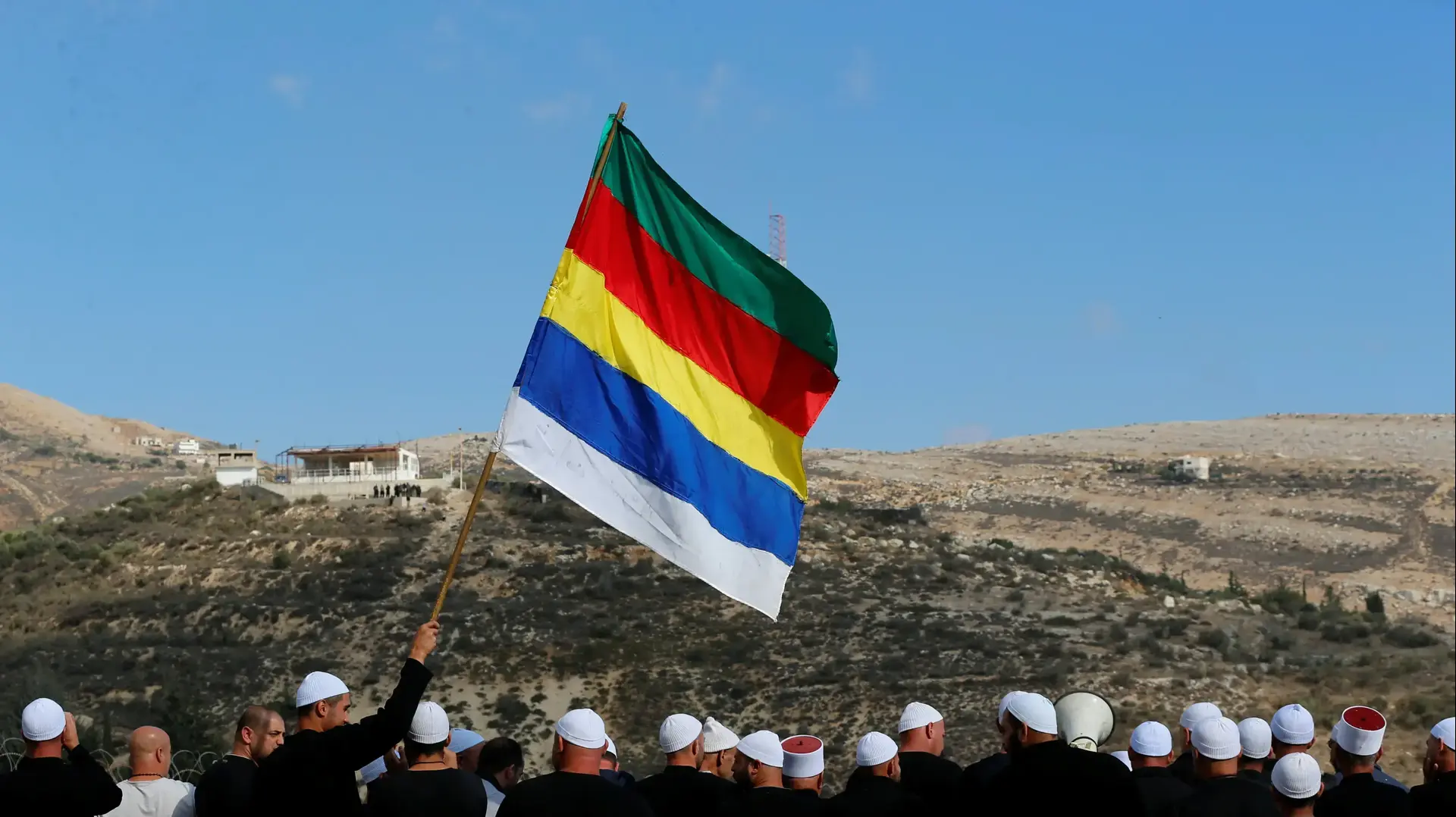 דרוזים על גדר הגבול בעקבות הקרבות בחדר דרוזים על גדר הגבול בעקבות הקרבות בחדר