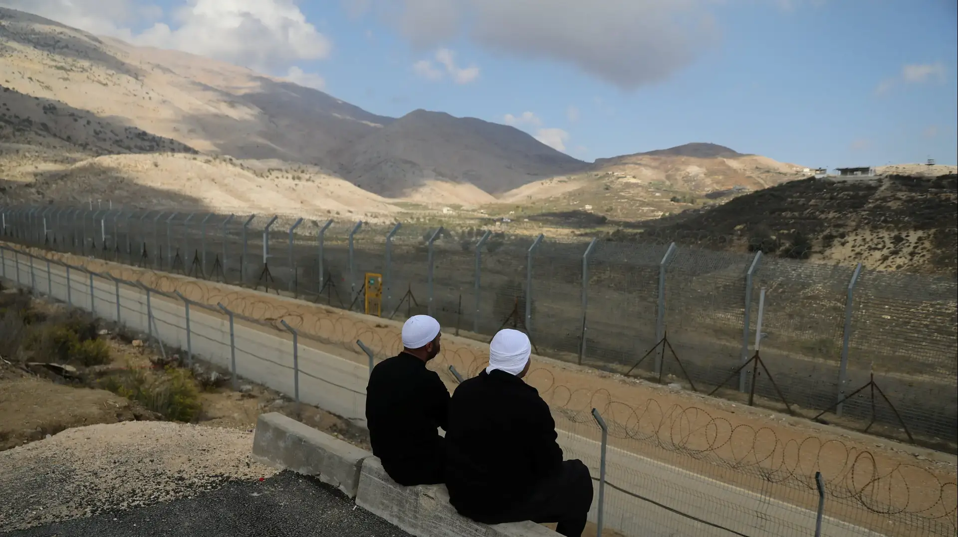 דרוזים על גדר הגבול בעקבות הקרבות בחדר דרוזים על גדר הגבול בעקבות הקרבות בחדר