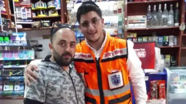 החובש שהציל את מרדכי ממן ומרדכי ממן שנחנק מחתיכת סטייק באולם אירועים בצפון החובש שהציל את מרדכי ממן ומרדכי ממן שנחנק מחתיכת סטייק באולם אירועים בצפון
