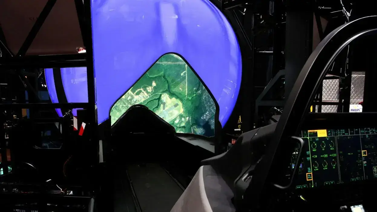 סימולטור משימה מלא למטוס ה-F-35 סימולטור משימה מלא למטוס ה-F-35