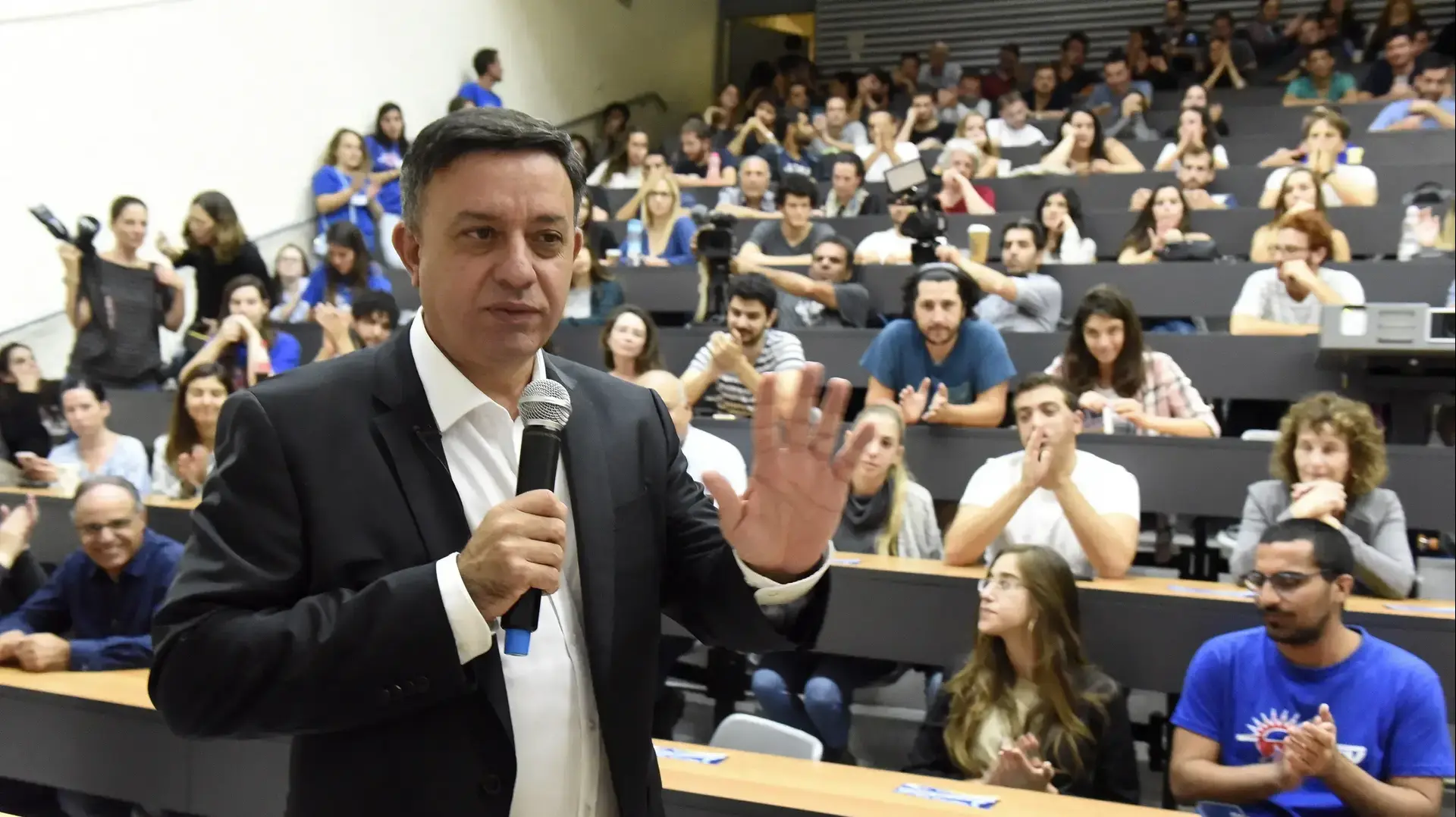 אבי גבאי נואם באוניברסיטת בן גוריון, באר שבע 13 בנובמבר 2017 אבי גבאי נואם באוניברסיטת בן גוריון, באר שבע 13 בנובמבר 2017
