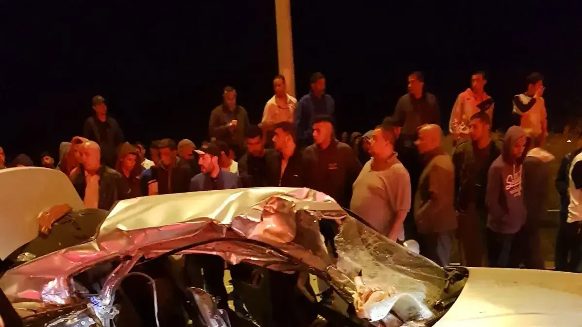 תאונת דרכים בין משאית ו- 2 כלי רכב פרטים בכביש 25 מקסר א סיר לכיוון באר שבע תאונת דרכים בין משאית ו- 2 כלי רכב פרטים בכביש 25 מקסר א סיר לכיוון באר שבע