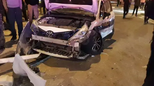 תאונת דרכים בין משאית ו- 2 כלי רכב פרטים בכביש 25 מקסר א סיר לכיוון באר שבע תאונת דרכים בין משאית ו- 2 כלי רכב פרטים בכביש 25 מקסר א סיר לכיוון באר שבע