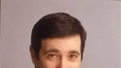 דב אלפון עורך ראשי הוצאת כנרת זמורה ביתן דב אלפון עורך ראשי הוצאת כנרת זמורה ביתן