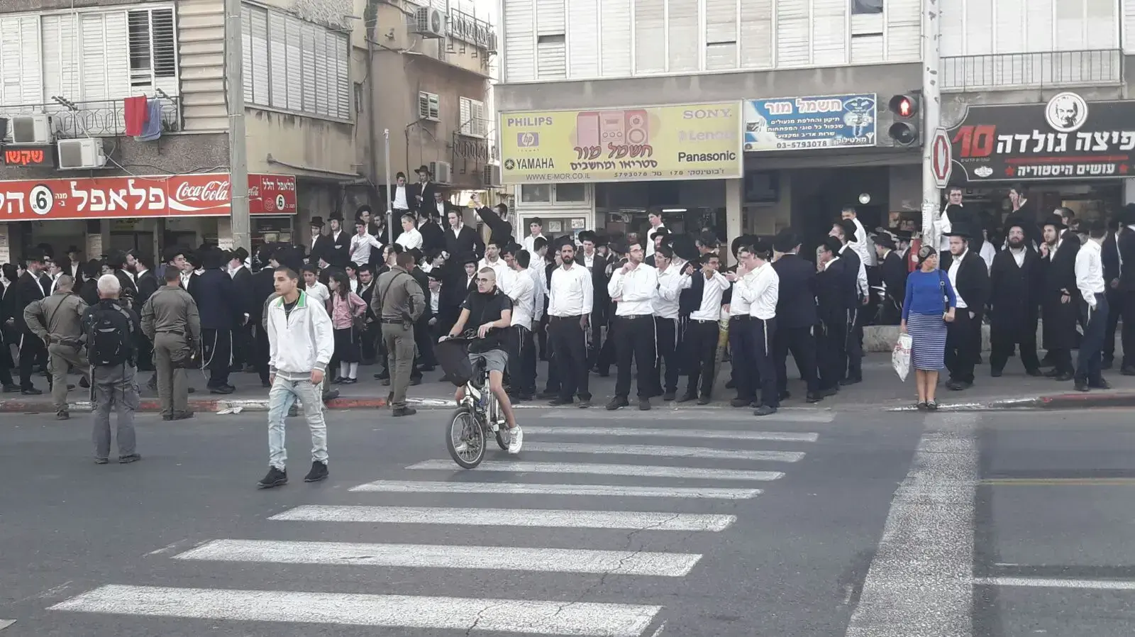 הפגנת חרדים נגד הגיוס בבני ברק 20 בנובמבר 2017 הפגנת חרדים נגד הגיוס בבני ברק 20 בנובמבר 2017