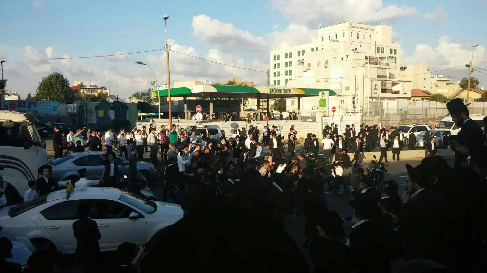 הפגנת חרדים נגד הגיוס בבני ברק 20 בנובמבר 2017 הפגנת חרדים נגד הגיוס בבני ברק 20 בנובמבר 2017