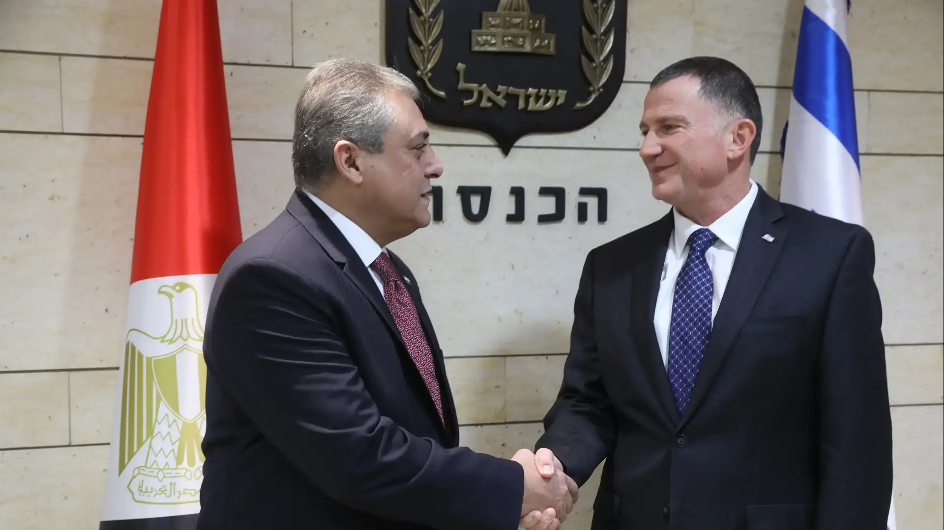 יו"ר הכנסת יולי אדלשטיין ושגריר מצרים בישראל באירוע לציון 40 שנה לביקור נשיא מצרים אנואר סאדאת בכנסת 21 בנובמבר 2017 יו"ר הכנסת יולי אדלשטיין ושגריר מצרים בישראל באירוע לציון 40 שנה לביקור נשיא מצרים אנואר סאדאת בכנסת 21 בנובמבר 2017