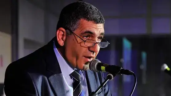 ירון מזוז