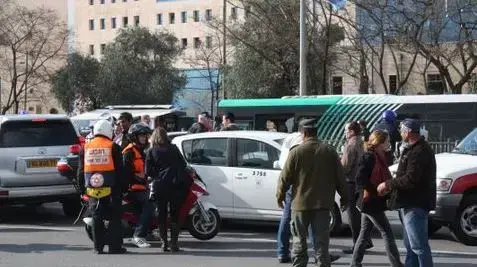 הזירה בגשר המיתירים בה נפטרה מפצעייה הודיה אסולין בירושלים בשנת 2011 הזירה בגשר המיתירים בה נפטרה מפצעייה הודיה אסולין בירושלים בשנת 2011