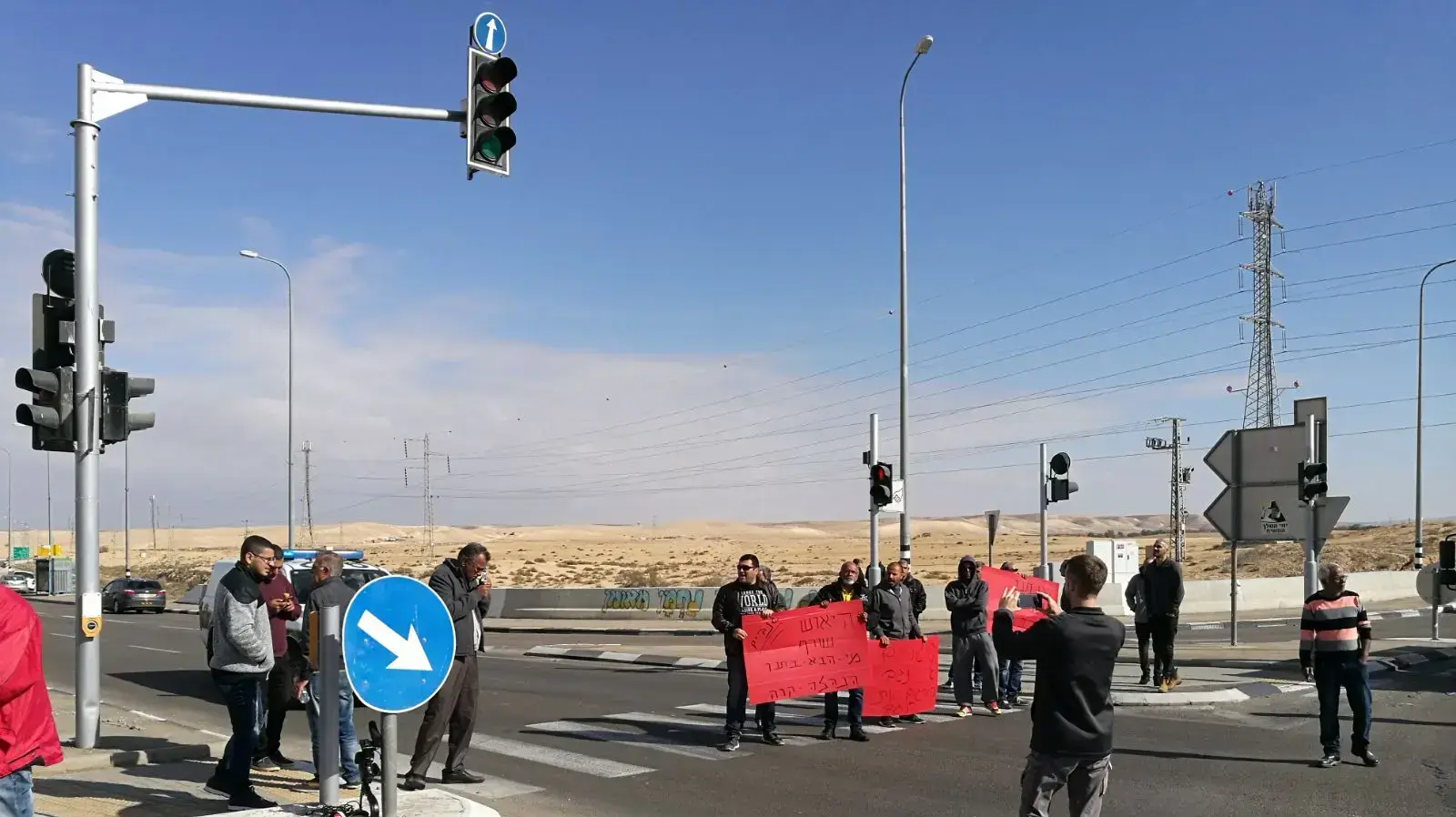 עובדי נגב קרמיקה מפגנים בצומת הנגב 22 בנובמבר 2017 עובדי נגב קרמיקה מפגנים בצומת הנגב 22 בנובמבר 2017