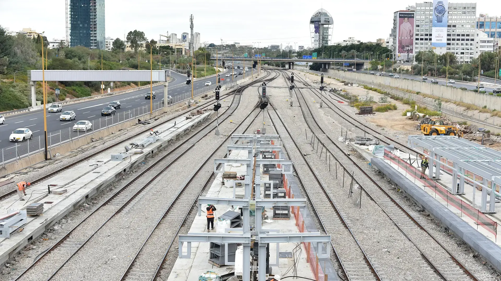 עבודות בתחנת הרכבת ארלוזורוב 25.11 עבודות בתחנת הרכבת ארלוזורוב 25.11