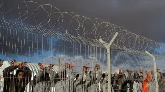 מוזיאון חיפה: תערוכה אמנות מסוכנת
מבקשי המקלט בישראל המאבק נגד כליאה ללא הגבלה / אורן זיו מוזיאון חיפה: תערוכה אמנות מסוכנת
מבקשי המקלט בישראל המאבק נגד כליאה ללא הגבלה / אורן זיו